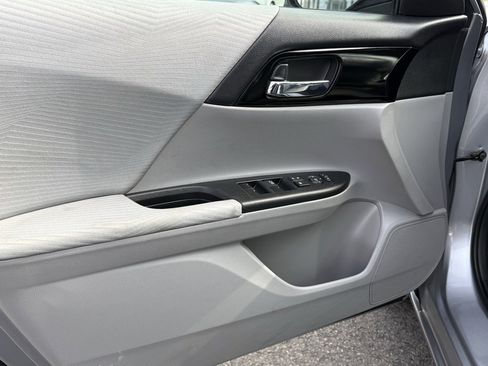 Used 2017 Honda Accord LX image 18