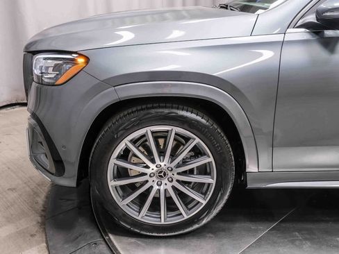 Used 2025 Mercedes-Benz GLS 450 4MATIC image 11