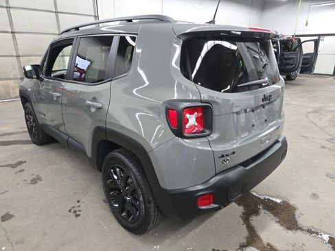 Used 2022 Jeep Renegade Altitude image 12