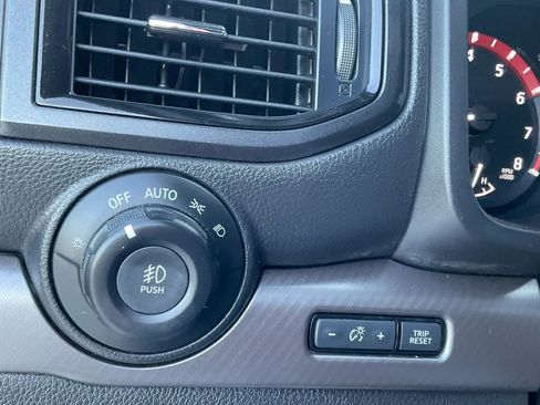 Used 2021 Nissan Titan PRO-4X w/ Pro-4x Convenience Package AWD/4WD image 34