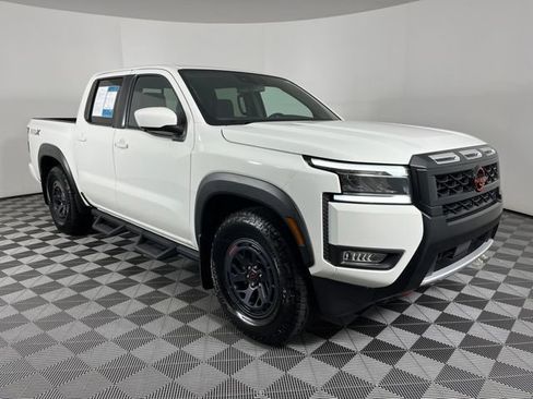 Certified 2025 Nissan Frontier Pro-X w/ Pro Convenience Package RWD image 3