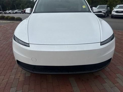 Used 2026 Tesla Model Y 2WD image 22