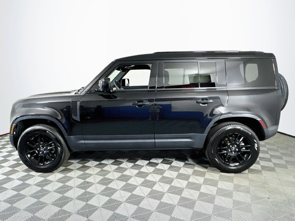 Used 2025 Land Rover Defender 110 S AWD/4WD image 4