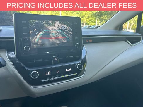 Used 2020 Toyota Corolla LE FWD image 11
