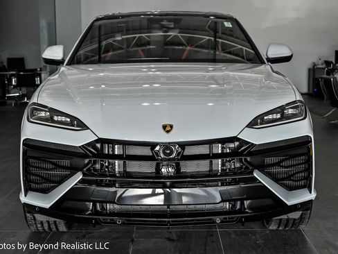 New 2025 Lamborghini Urus SE image 4