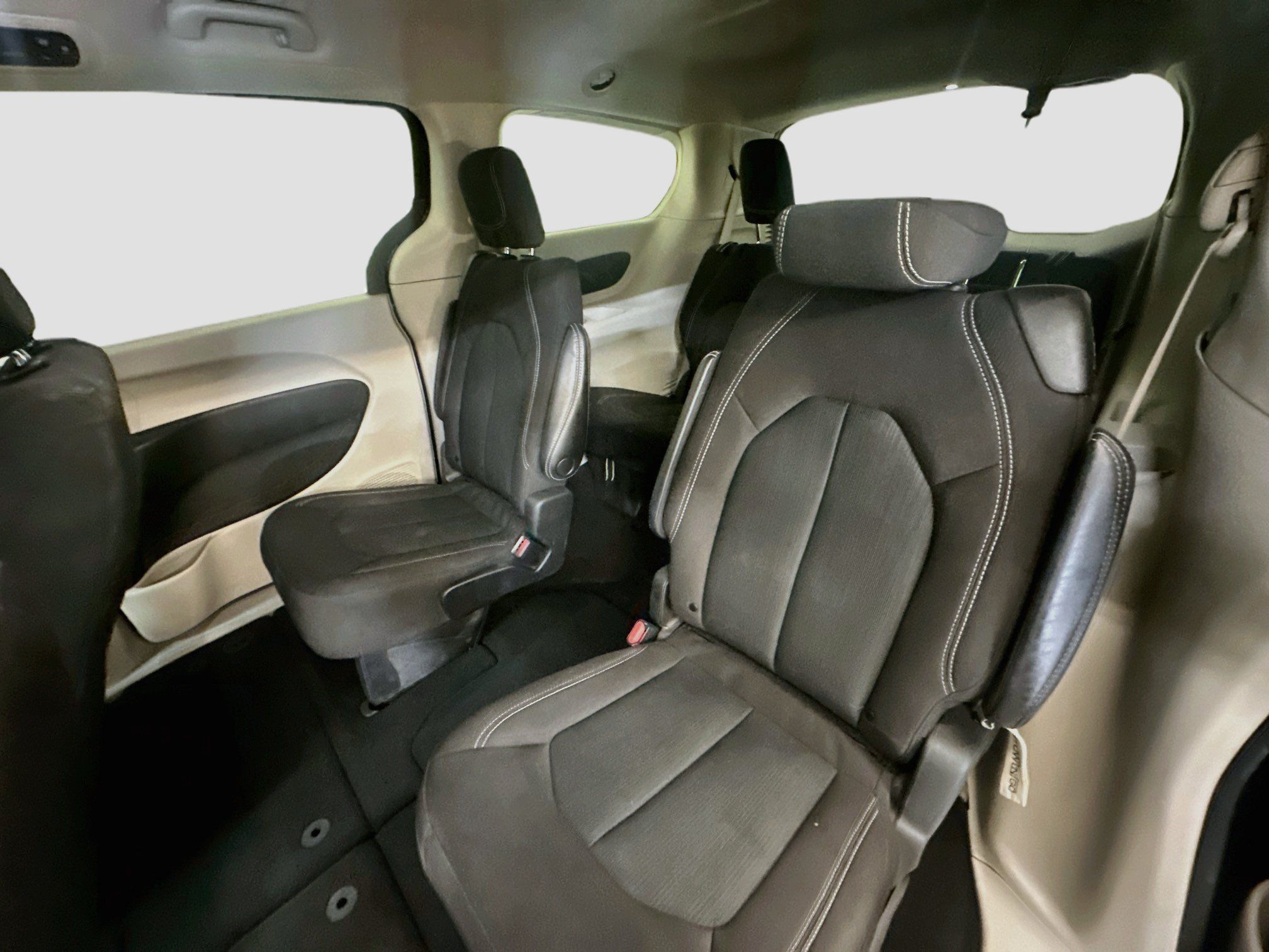 Used 2023 Chrysler Voyager LX FWD image 28