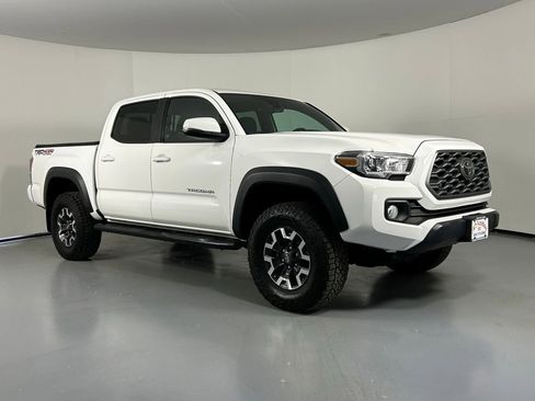 Used 2021 Toyota Tacoma TRD Off-Road w/ Technology Package AWD/4WD image 1