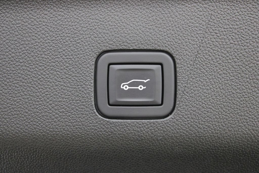 Used 2024 GMC Yukon Denali AWD/4WD image 31