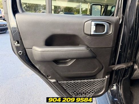Used 2023 Jeep Wrangler Unlimited Sahara w/ Cold Weather Group AWD/4WD image 28