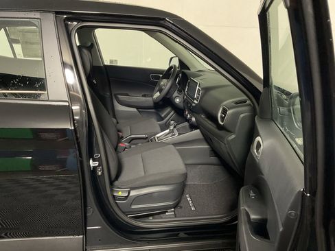 New 2026 Hyundai Venue SE image 36