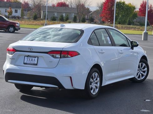 Used 2022 Toyota Corolla LE image 9