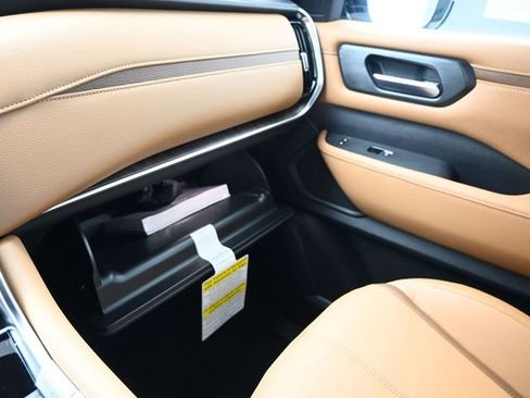 New 2026 Nissan Armada SL w/ Captain's Chari Seat Package image 44