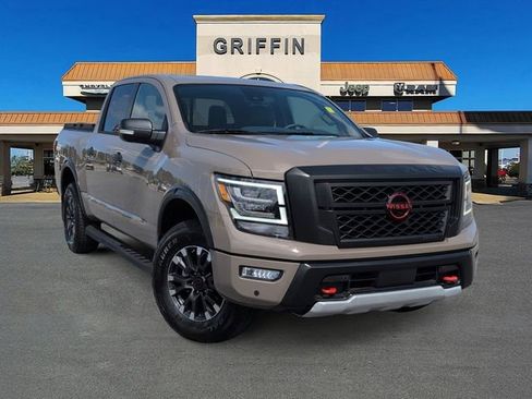 Used 2024 Nissan Titan PRO-4X w/ Pro-4x Convenience Package AWD/4WD image 1