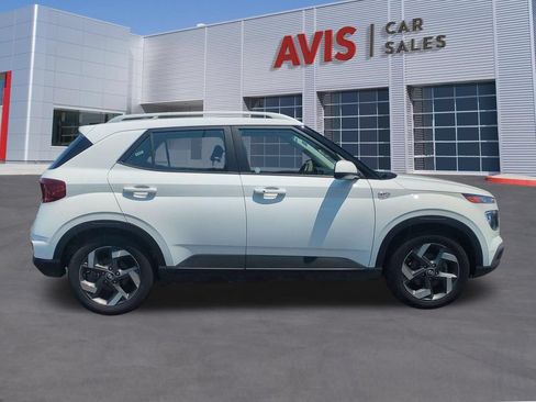 Used 2025 Hyundai Venue SEL FWD image 5