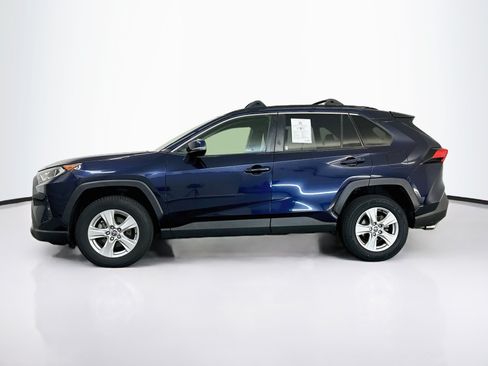 Used 2020 Toyota RAV4 XLE w/ Convenience Package AWD/4WD image 4