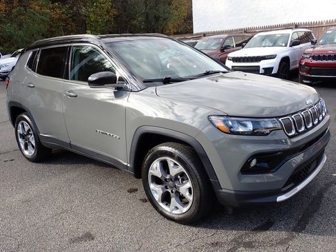 Certified 2022 Jeep Compass Limited image 9