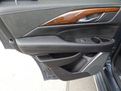 Used 2019 Cadillac Escalade Luxury image 18