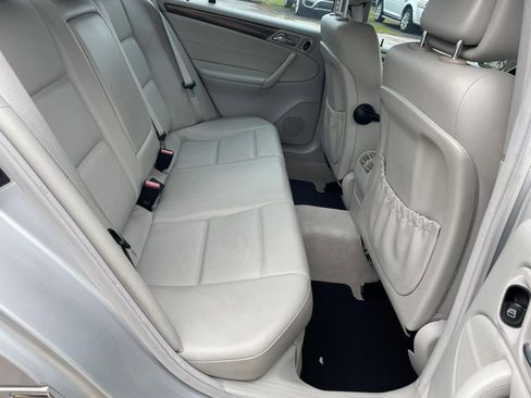 Used 2007 Mercedes-Benz C 230 Sedan image 17