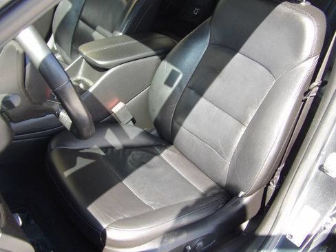 Used 2017 Chevrolet Malibu LT w/ Leather Package image 9