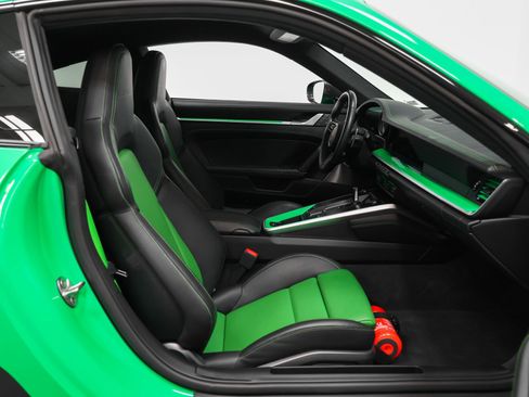 Certified 2022 Porsche 911 Turbo S AWD/4WD image 29