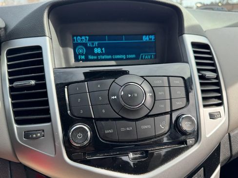 Used 2015 Chevrolet Cruze LS image 18