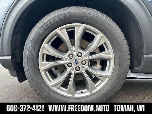 Used 2022 Ford Explorer XLT w/ Equipment Group 202A AWD/4WD image 28