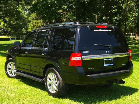 Used 2017 Ford Expedition Limited RWD image 3