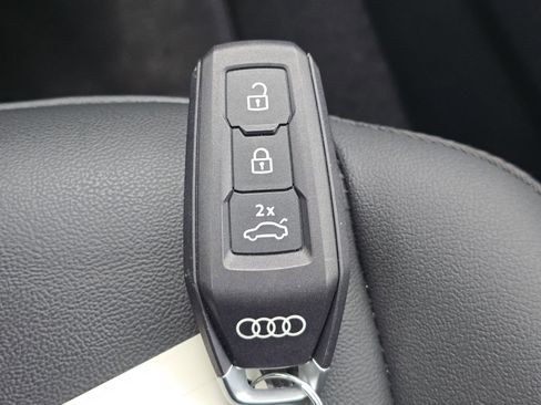 Certified 2025 Audi Q5 Premium w/ Convenience Package image 27