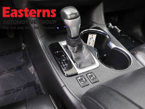 Used 2019 Toyota Highlander XLE AWD/4WD image 13