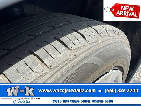 Used 2024 Toyota Corolla LE FWD image 4