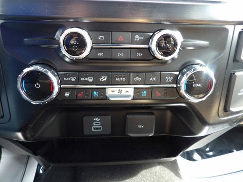 New 2025 Ford F250 Lariat w/ Chrome Package image 57