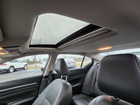 Used 2020 Nissan Altima 2.5 SL image 2