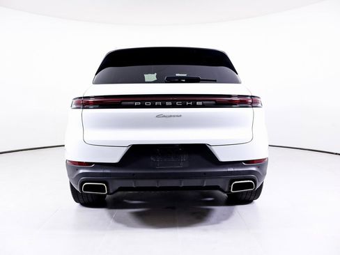 Used 2024 Porsche Cayenne image 29