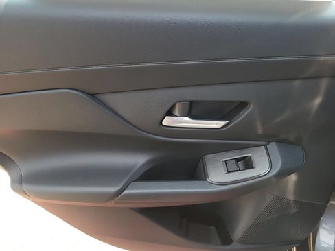 New 2027 Nissan Sentra SR w/ Floor Mat Package FWD image 11
