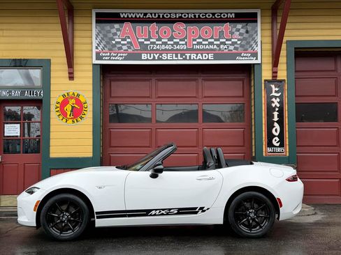 Used 2020 MAZDA MX-5 Miata Sport image 14