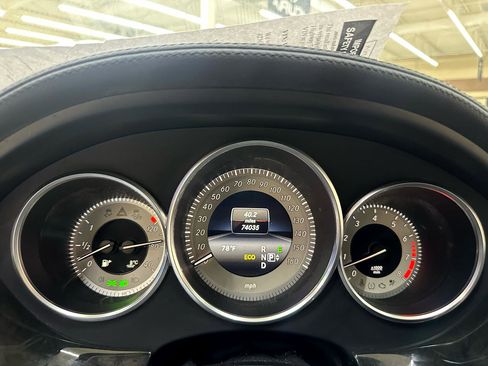 Used 2014 Mercedes-Benz CLS 550 4MATIC w/ Premium 1 Package image 24