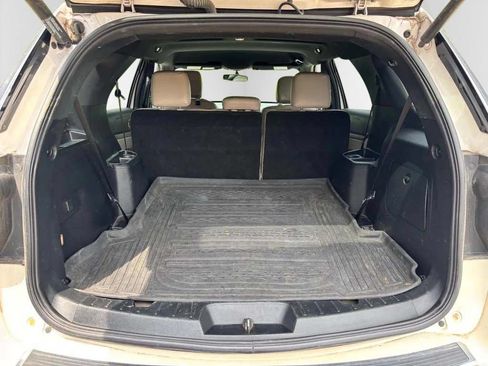 Used 2018 Ford Explorer XLT w/ Equipment Group 202A FWD image 30