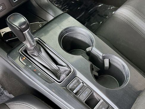 Used 2023 Honda Civic Sport image 17