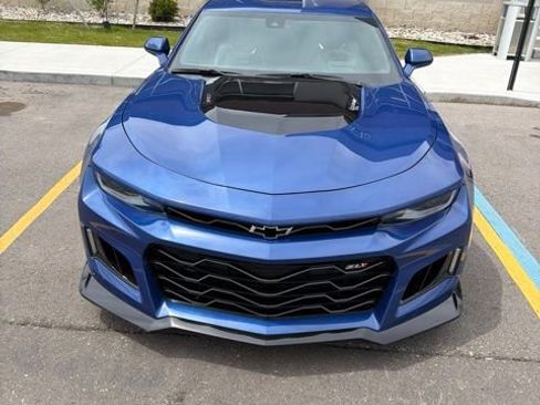 Used 2022 Chevrolet Camaro ZL1 RWD image 2