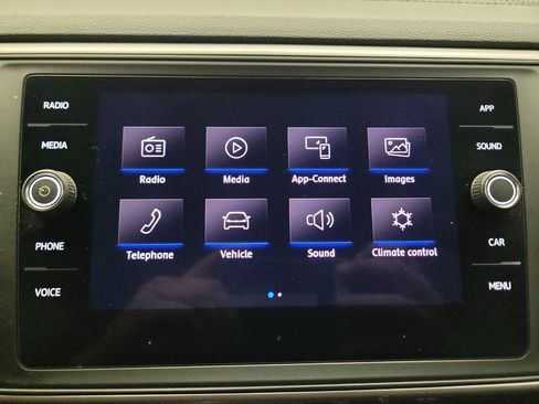 Used 2020 Volkswagen Atlas Cross Sport SE w/ Towing Package FWD image 25
