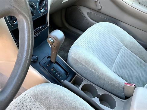 Used 2006 Toyota Corolla LE image 16