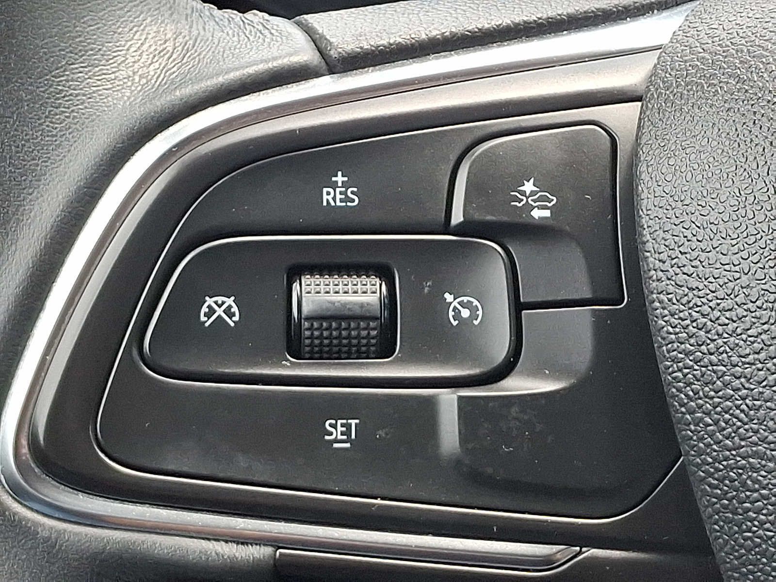 Used 2023 Buick Encore GX Select AWD/4WD image 22