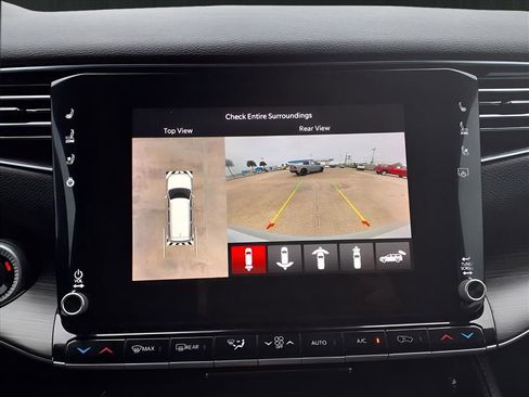 Used 2023 Jeep Wagoneer Series III w/ Premium Group I image 16