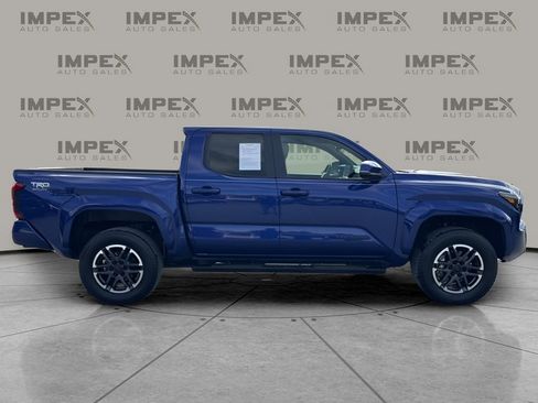 Used 2024 Toyota Tacoma TRD Sport w/ TRD Sport Upgrade Package image 6