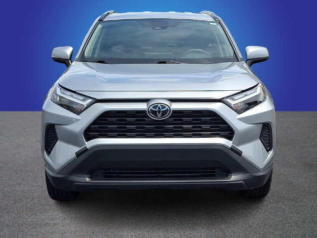 Used 2025 Toyota RAV4 XLE AWD/4WD image 2