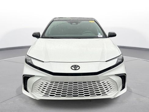 Used 2025 Toyota Camry XSE FWD image 3