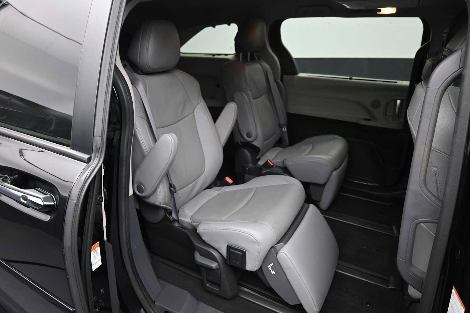 Used 2024 Toyota Sienna Limited AWD/4WD image 26