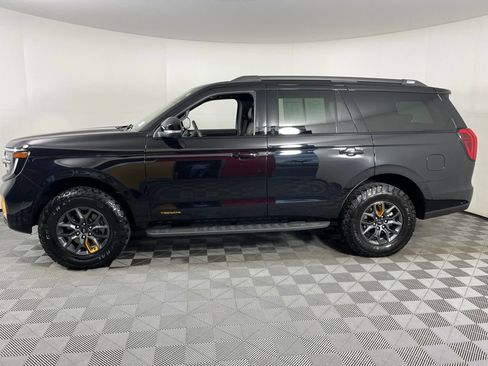 Used 2025 Ford Expedition Tremor AWD/4WD image 18