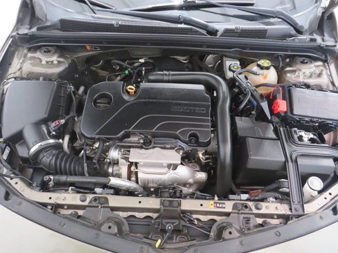 Used 2020 Chevrolet Malibu LT image 24