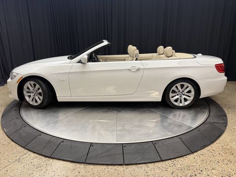 Used 2011 BMW 328i Convertible image 12